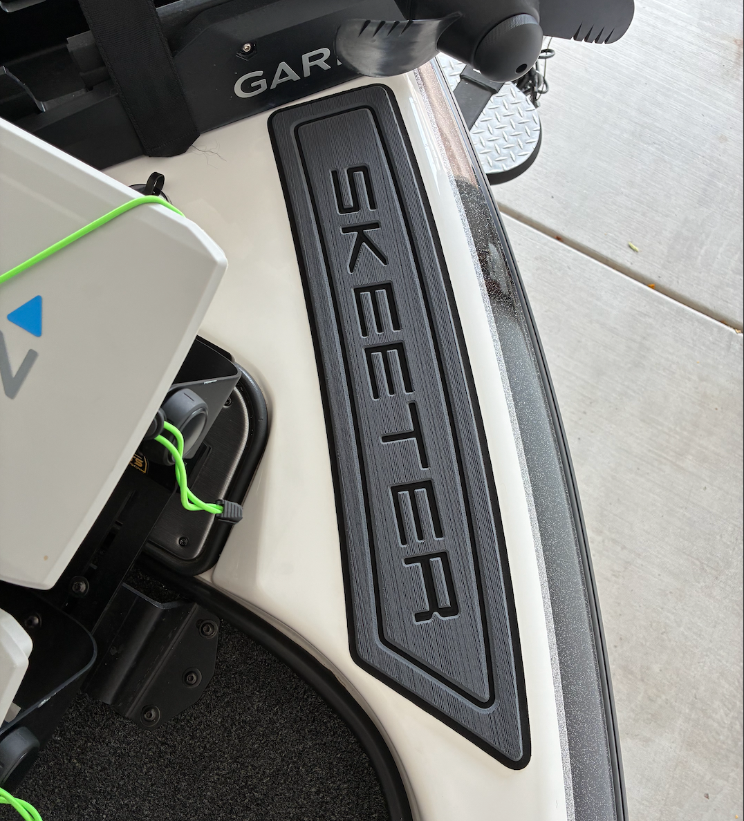 Skeeter Bow Step Pad