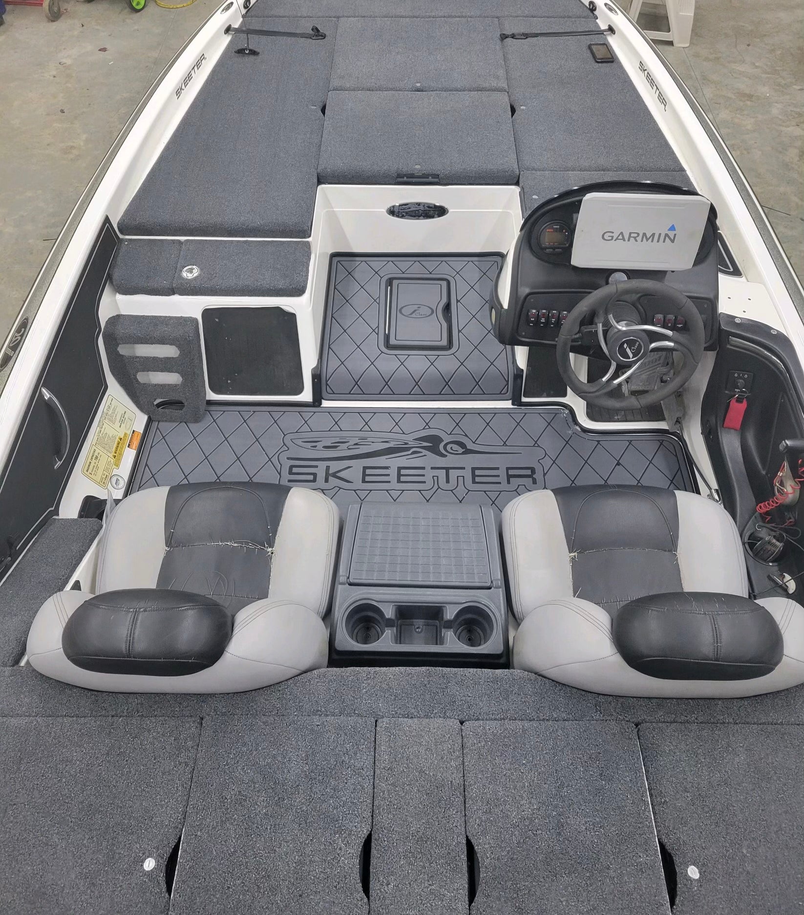 Skeeter 20i &21i cockpit mat Dura Deck Marine Products